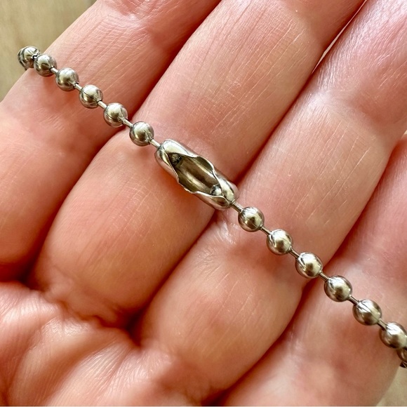 30 INCHES Shiny Mirror Stainless Steel Guitar Pick Necklace - Picture 8 of 8